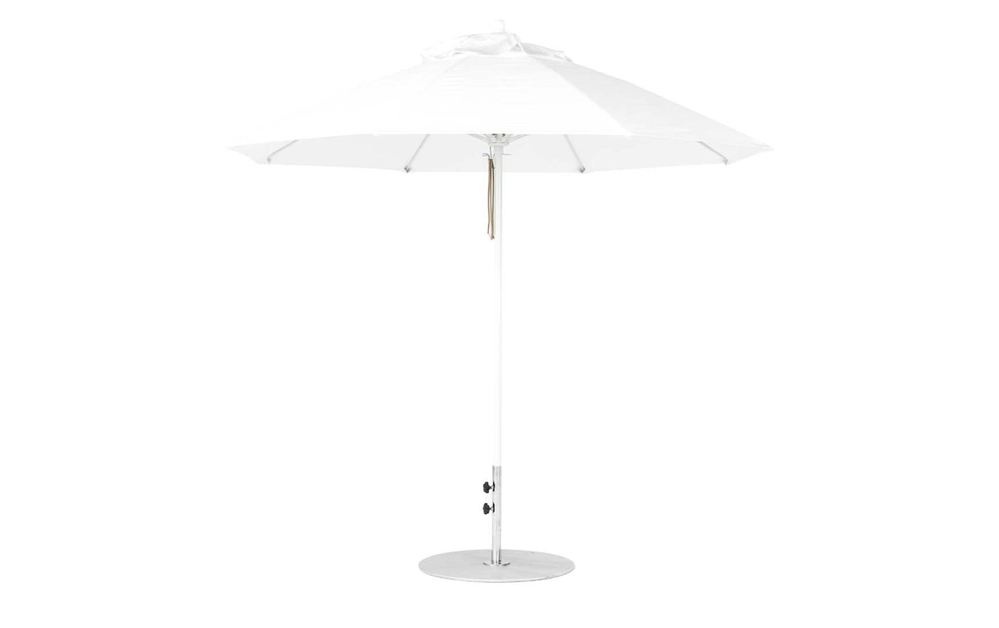 The Ledge Lounger Essential Fiberglass Umbrella - 9 Octagon Pulley features a minimalist design with a white marine-grade fabric canopy. Its slim pole and round metal base provide stability, making it perfect for your outdoor space.