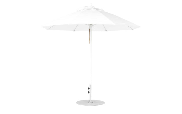 The Ledge Lounger Essential Fiberglass Umbrella - 9 Octagon Pulley features a minimalist design with a white marine-grade fabric canopy. Its slim pole and round metal base provide stability, making it perfect for your outdoor space.