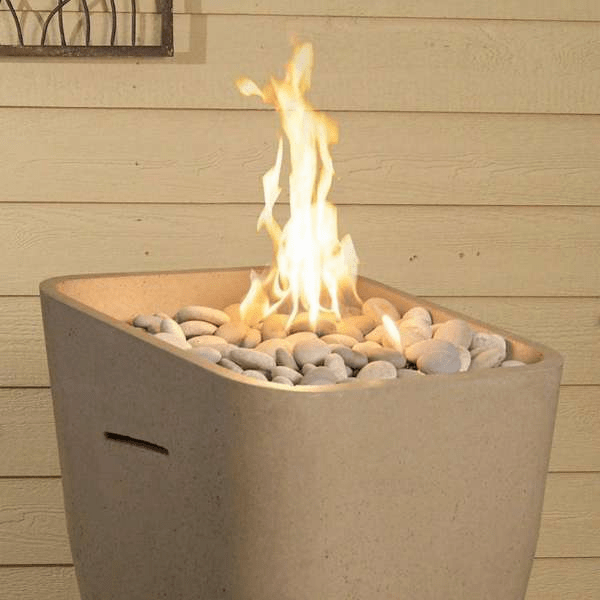 American Fyre Designs mixed Cloud and Greige Creekstone fire pit with a sleek contemporary design.