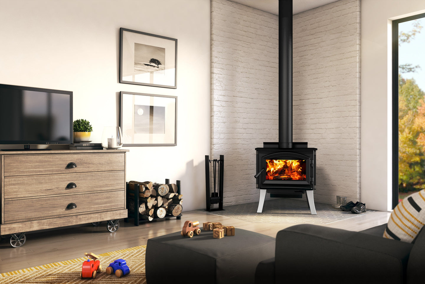 Enerzone Solution 1.7 wood stove with modern design and glass door